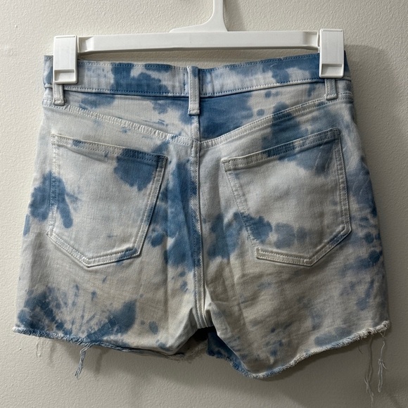 THE GAP Blue Tie-Dye Jean Shorts Frayed SIZE 26 US 4 Casual BBQ Beach Day Walk - Picture 4 of 6